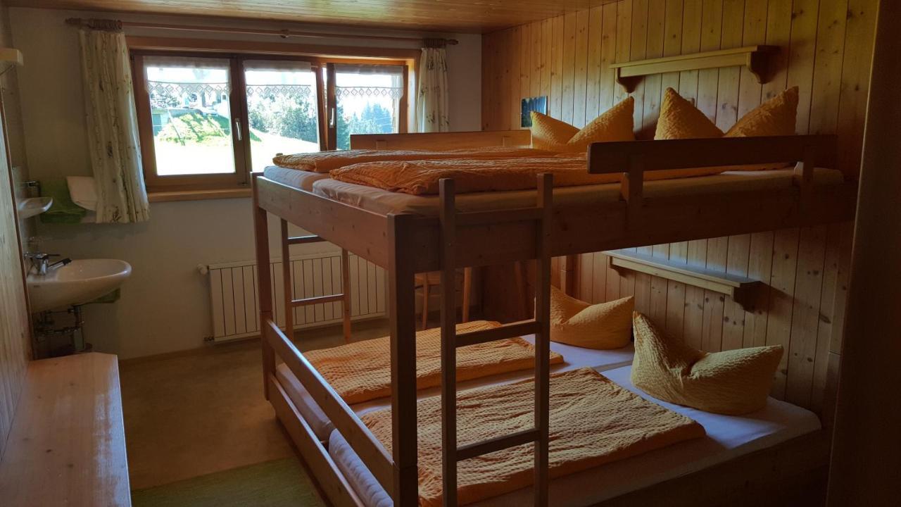Alpengasthof Brueggele Alberschwende Kamer foto